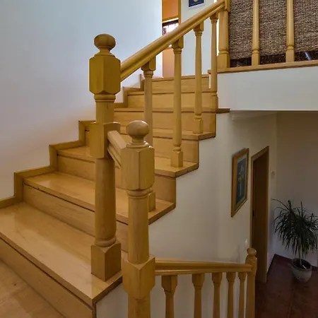 Проживание в семье Em *